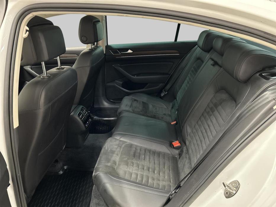 VOLKSWAGEN Passat 2016