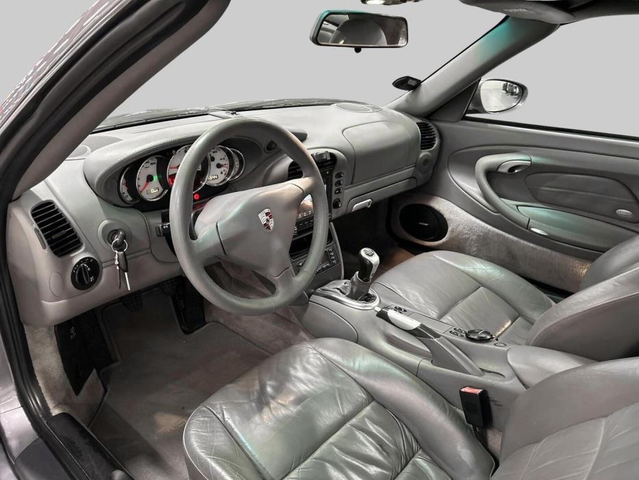 PORSCHE 911 2002