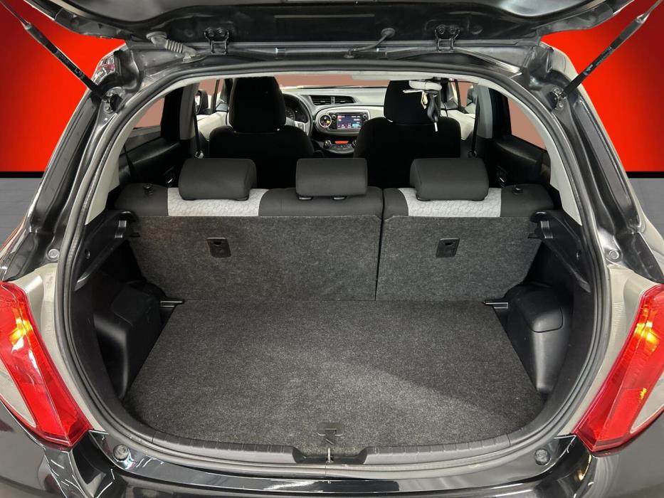 TOYOTA Yaris 2012