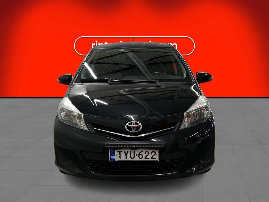 TOYOTA Yaris 2012