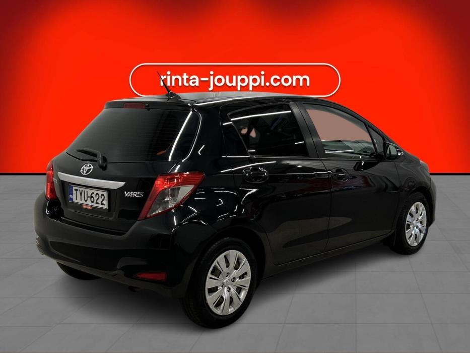 TOYOTA Yaris 2012