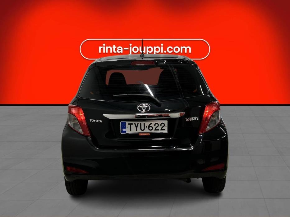 TOYOTA Yaris 2012