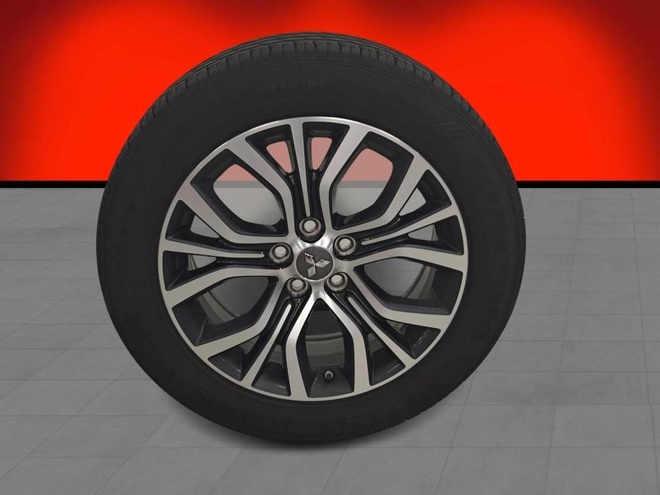 MITSUBISHI Outlander 2015