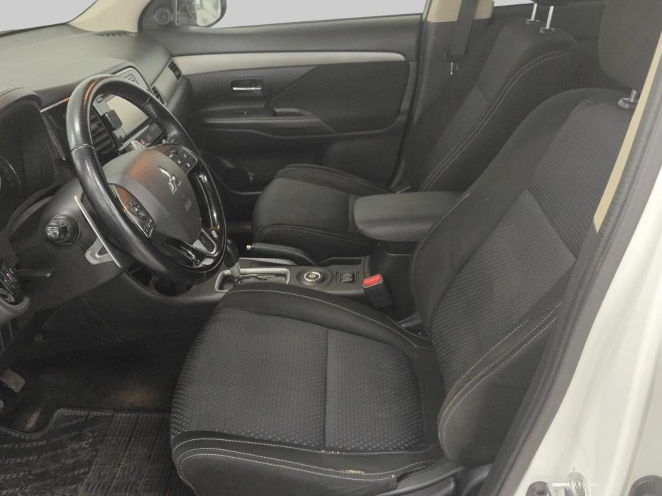 MITSUBISHI Outlander 2015