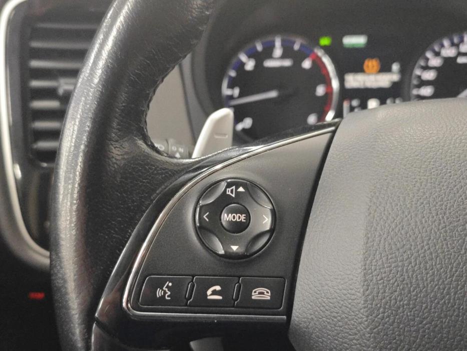 MITSUBISHI Outlander 2015