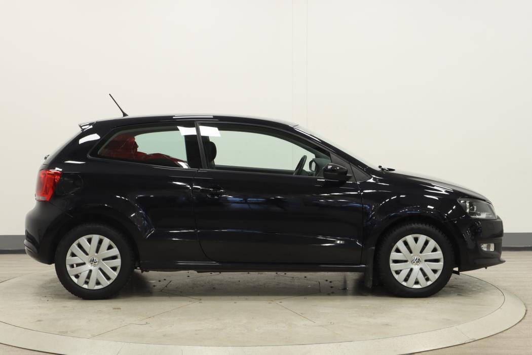 VOLKSWAGEN Polo 2014