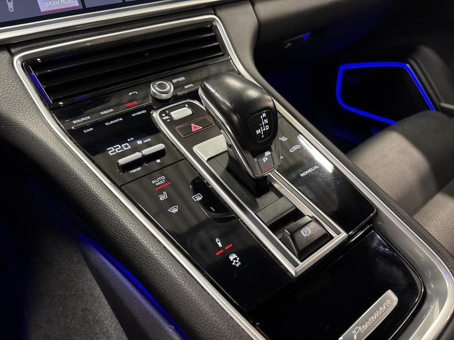 PORSCHE Panamera 2019