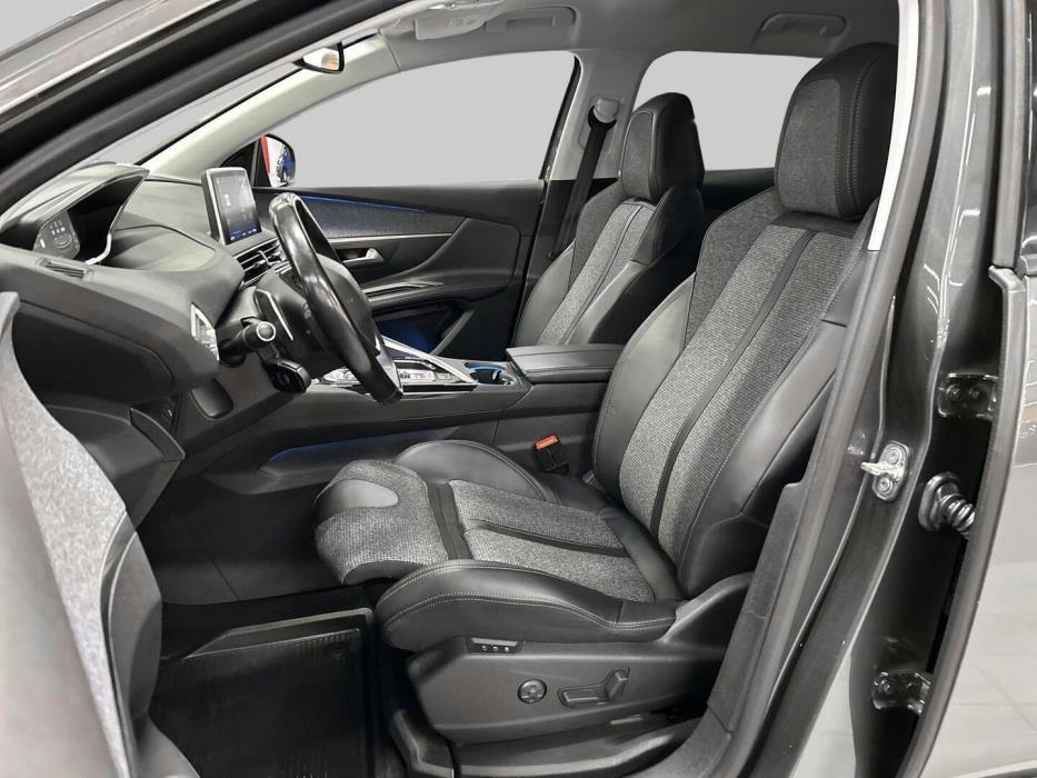 PEUGEOT 3008 2018