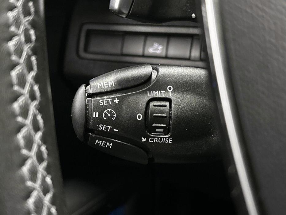 PEUGEOT 3008 2018