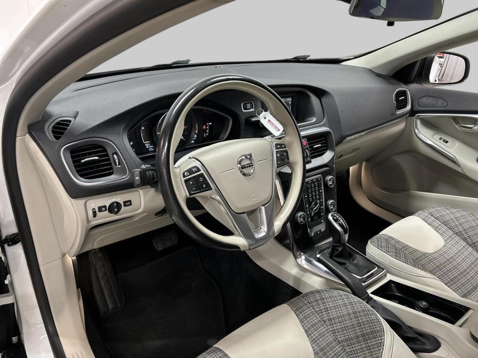 VOLVO V40 Cross Country 2017