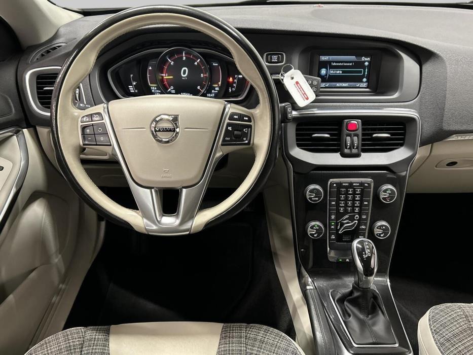 VOLVO V40 Cross Country 2017