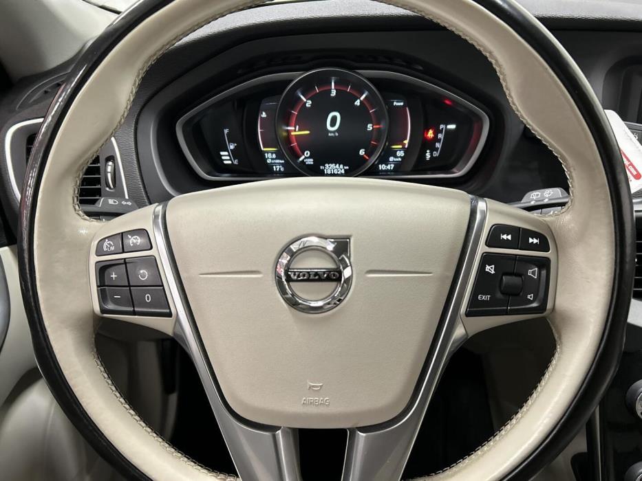 VOLVO V40 Cross Country 2017