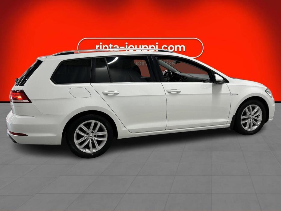 VOLKSWAGEN Golf 2018