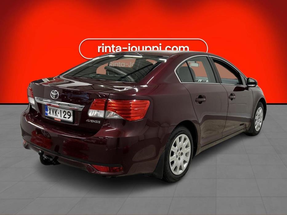 TOYOTA Avensis 2013