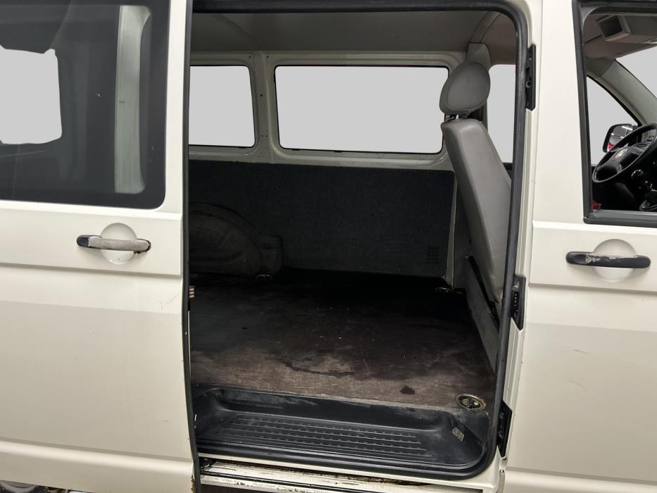 VOLKSWAGEN Transporter 2005