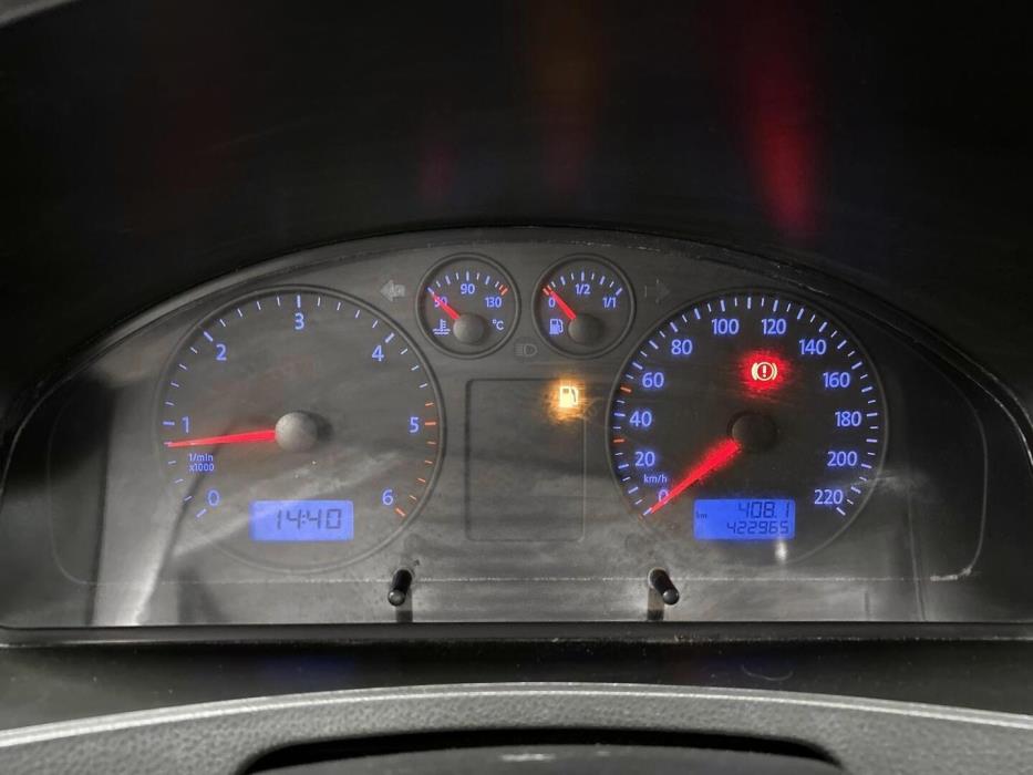 VOLKSWAGEN Transporter 2005