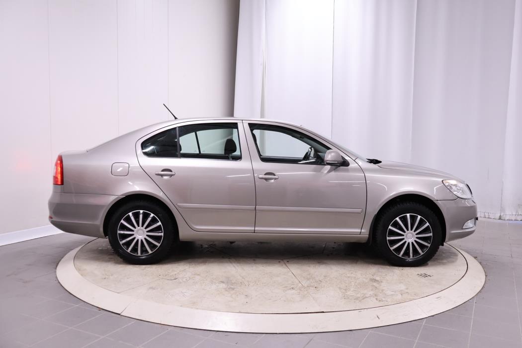 SKODA Octavia 2012