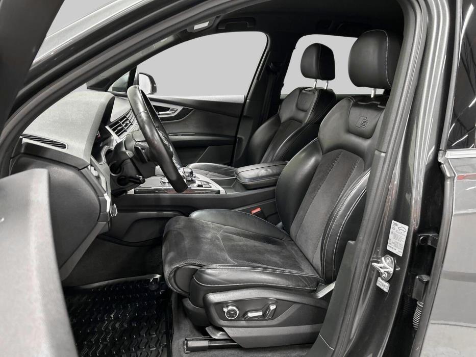 AUDI Q7 2017
