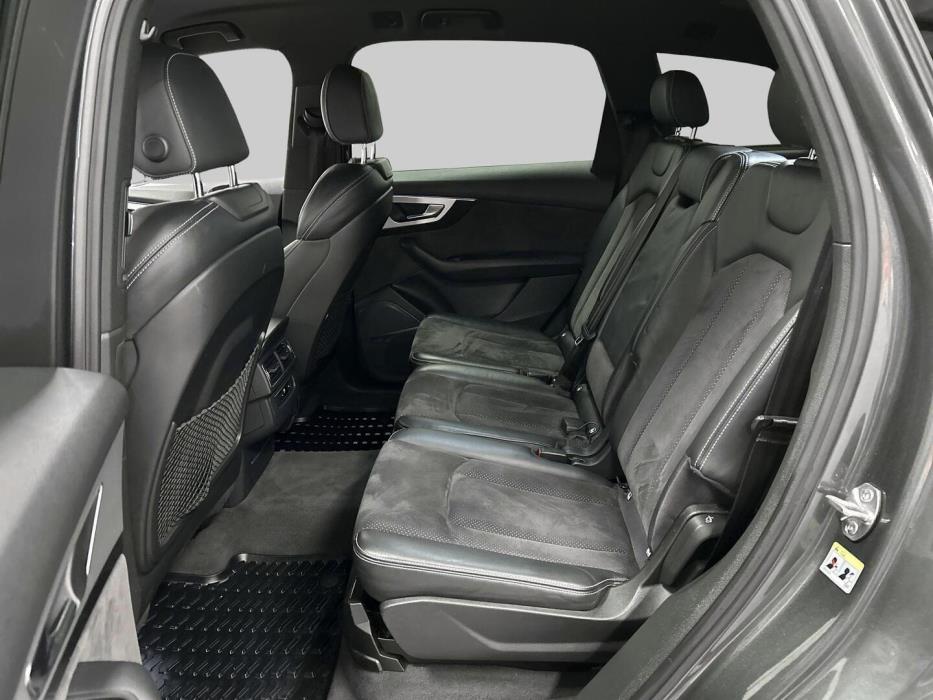 AUDI Q7 2017