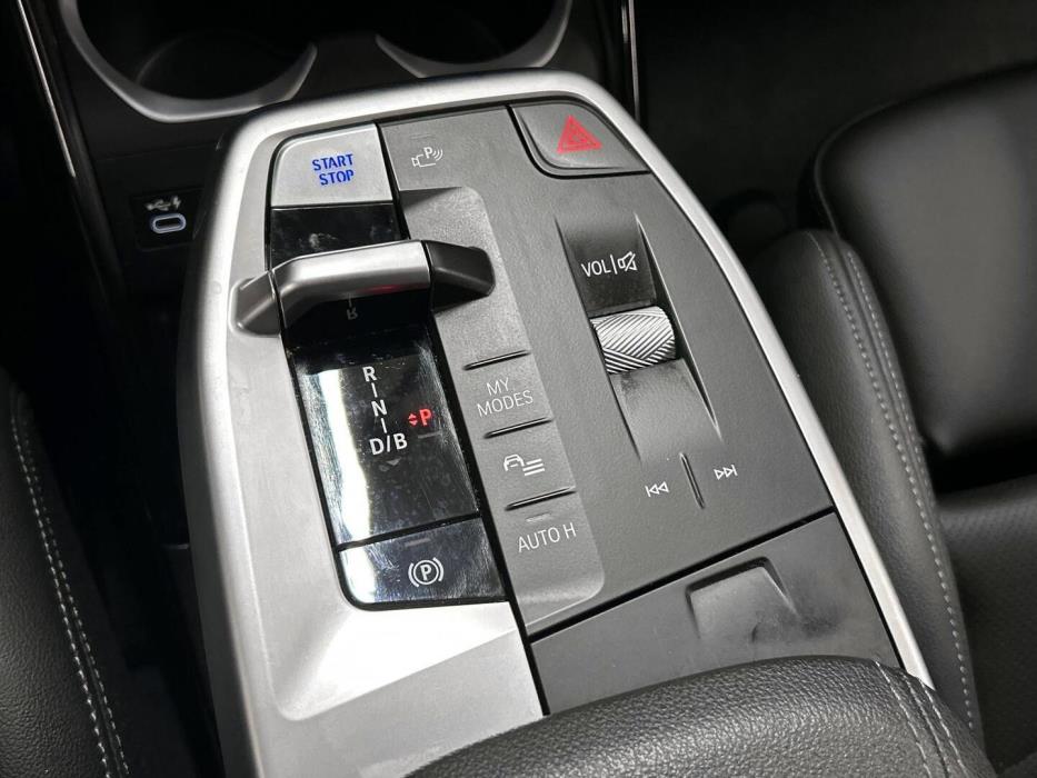 BMW IX1 2023