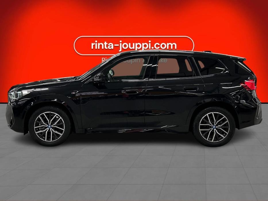 BMW IX1 2023