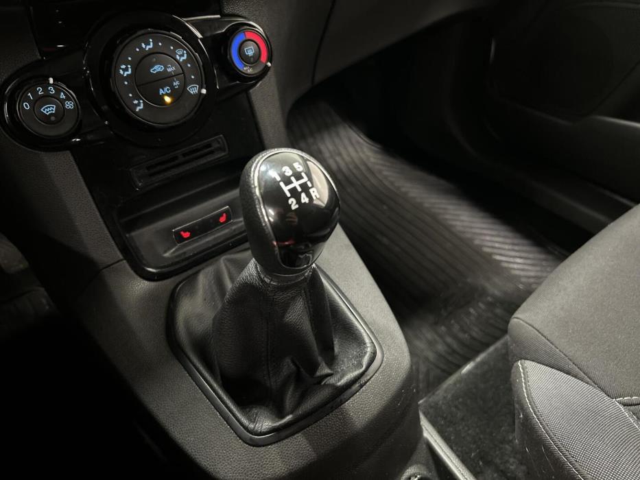 FORD Fiesta Van 2017