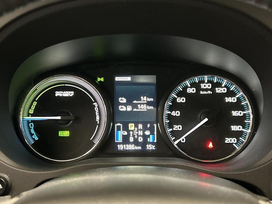 MITSUBISHI Outlander 2014