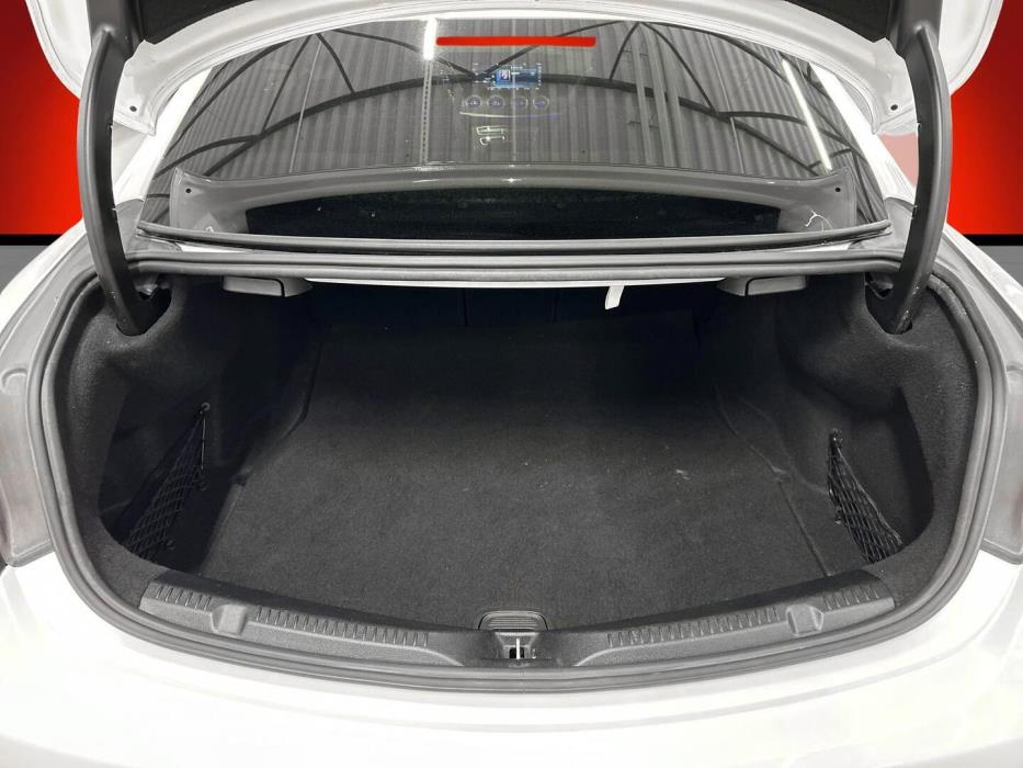 MERCEDES-BENZ E 2019