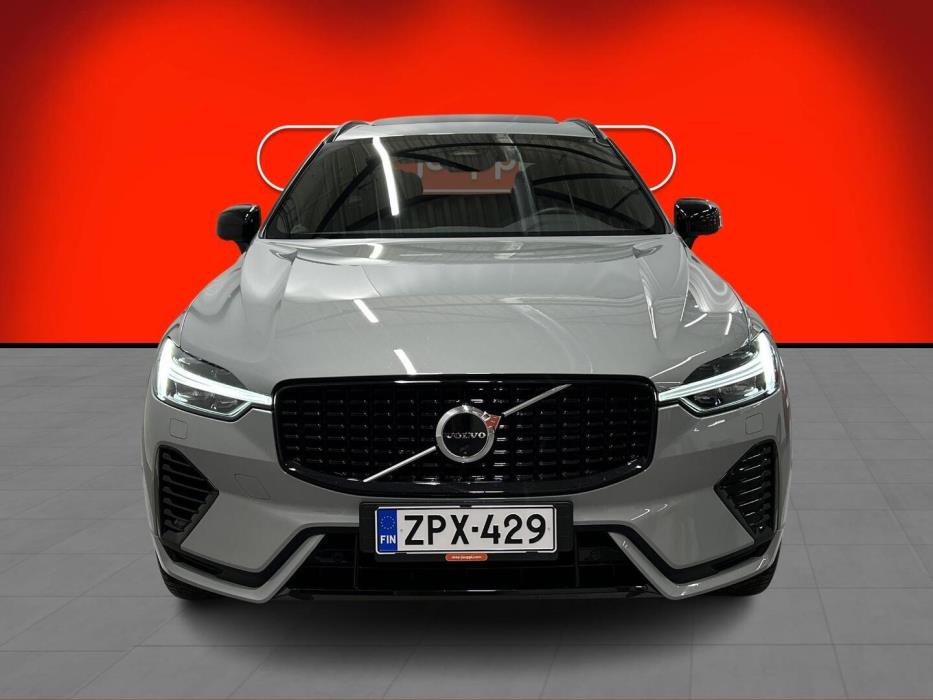 VOLVO XC60 2025