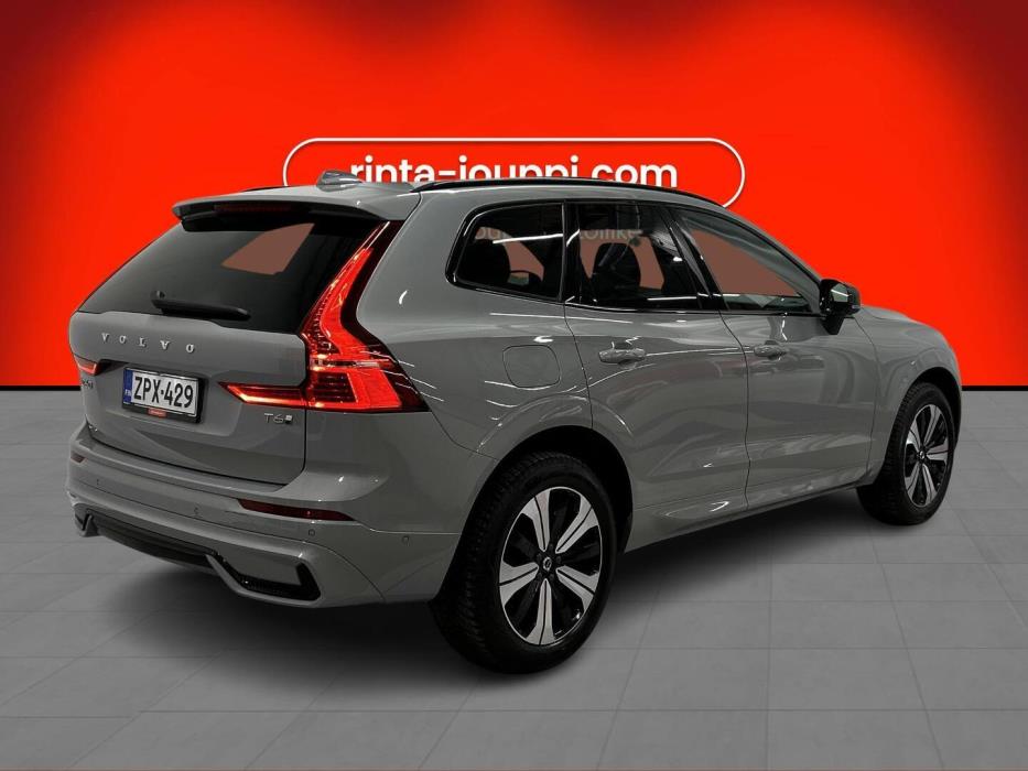 VOLVO XC60 2025