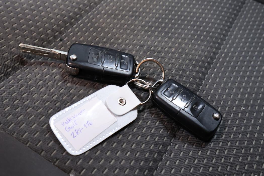 VOLKSWAGEN Golf 2008