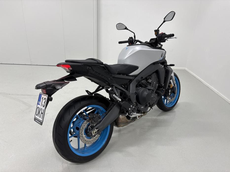 YAMAHA MT-09 2025