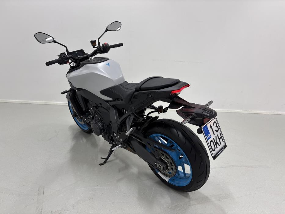 YAMAHA MT-09 2025