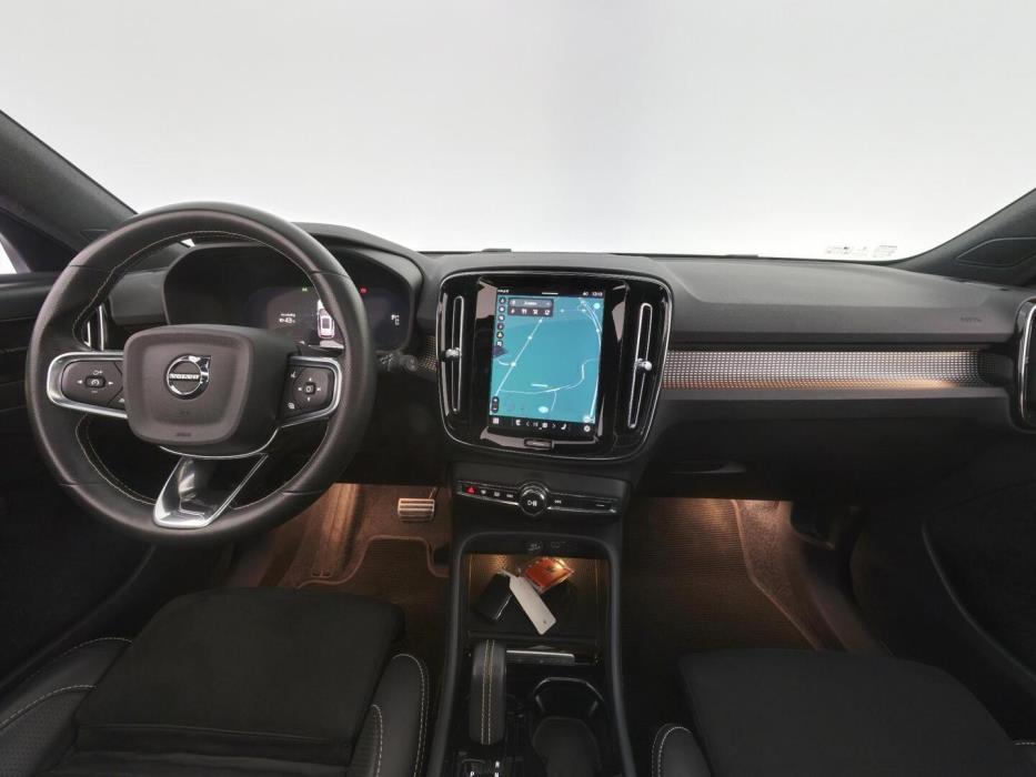 VOLVO XC40 2021