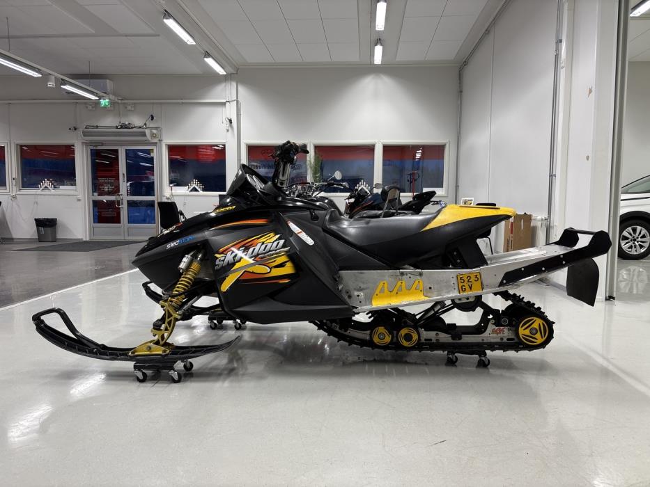 SKI-DOO MX Z 2006