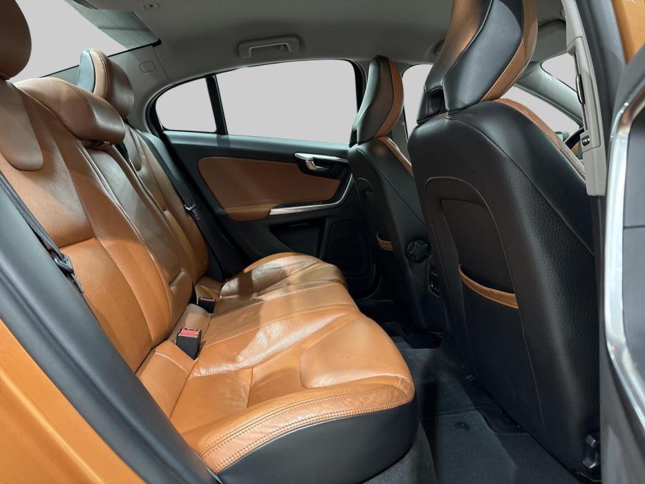 VOLVO S60 2012