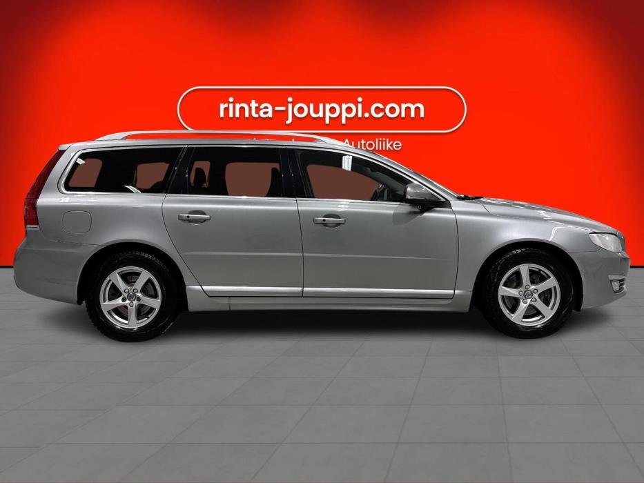 VOLVO V70 2015