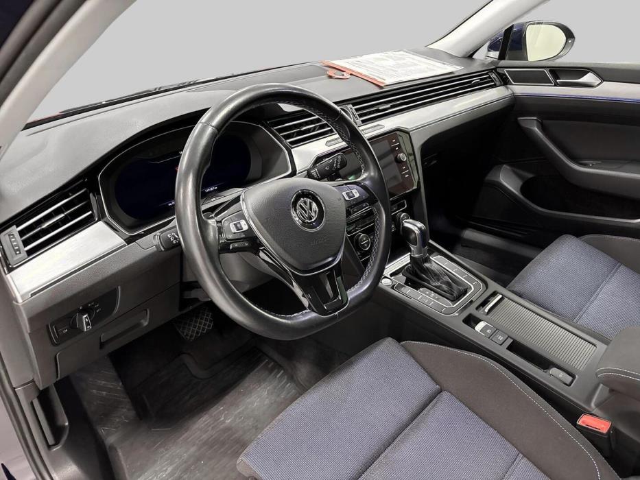 VOLKSWAGEN Passat 2018