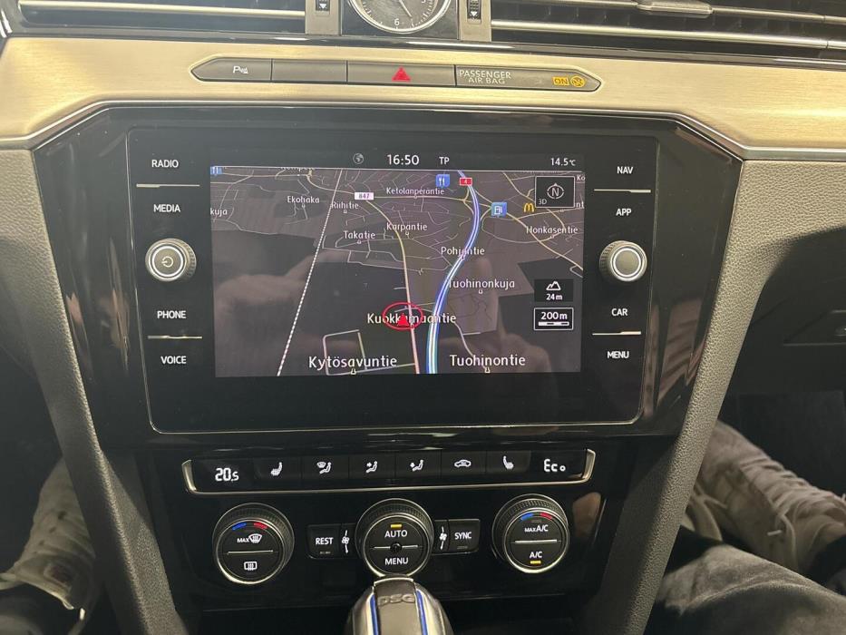 VOLKSWAGEN Passat 2018