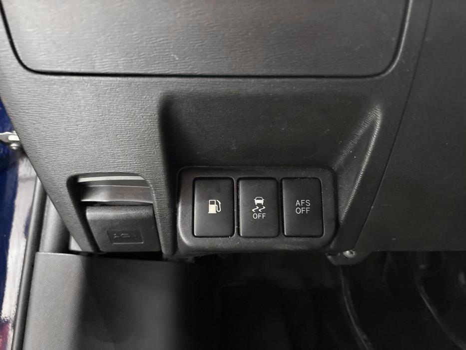 TOYOTA Avensis 2012