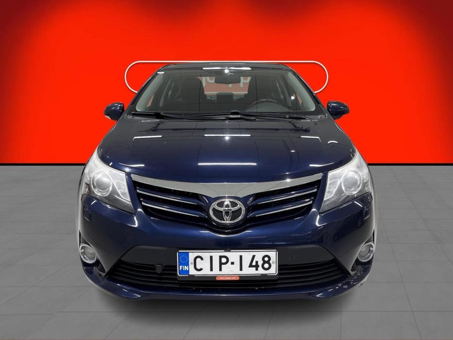 TOYOTA Avensis 2012