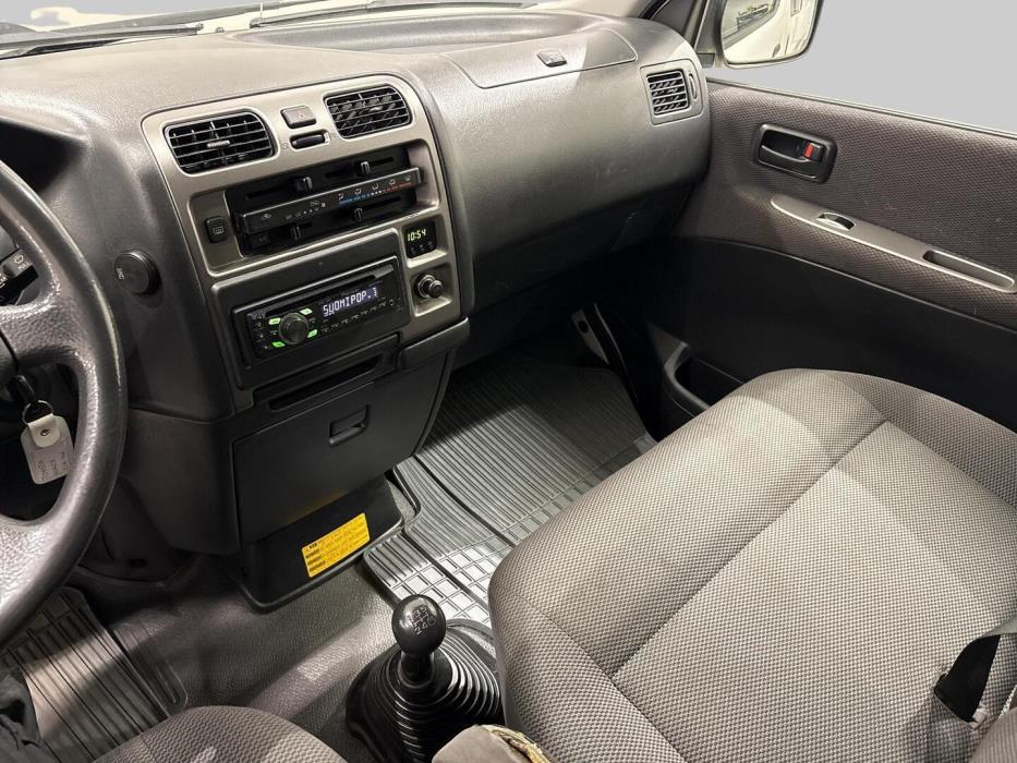TOYOTA Hiace 2012