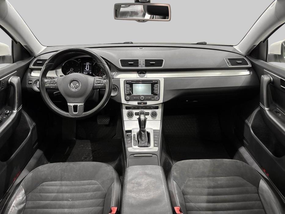 VOLKSWAGEN Passat 2014
