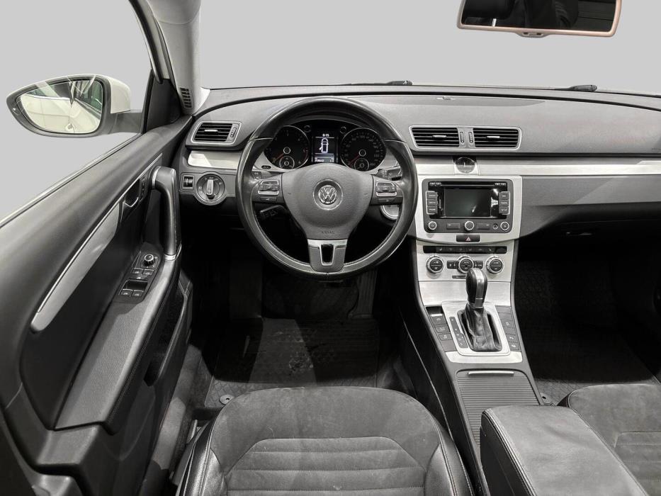 VOLKSWAGEN Passat 2014