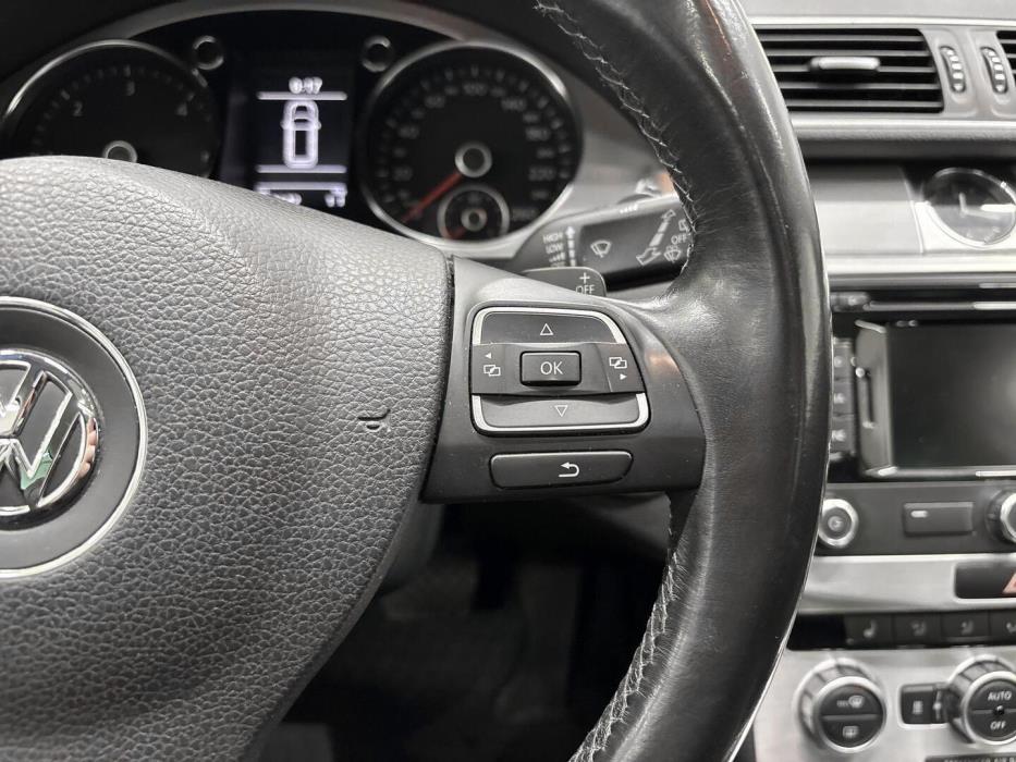 VOLKSWAGEN Passat 2014