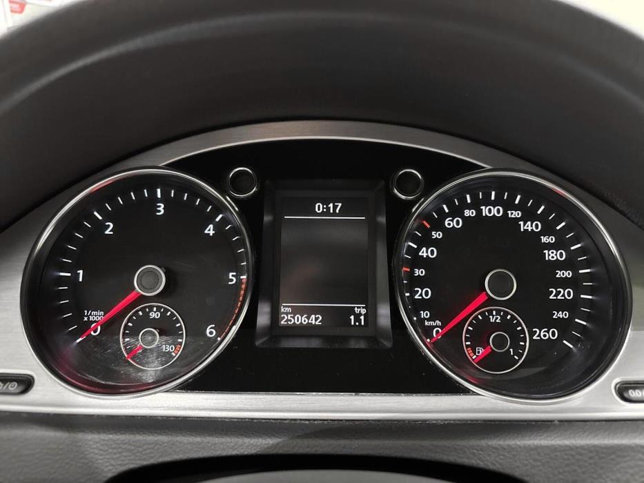 VOLKSWAGEN Passat 2014