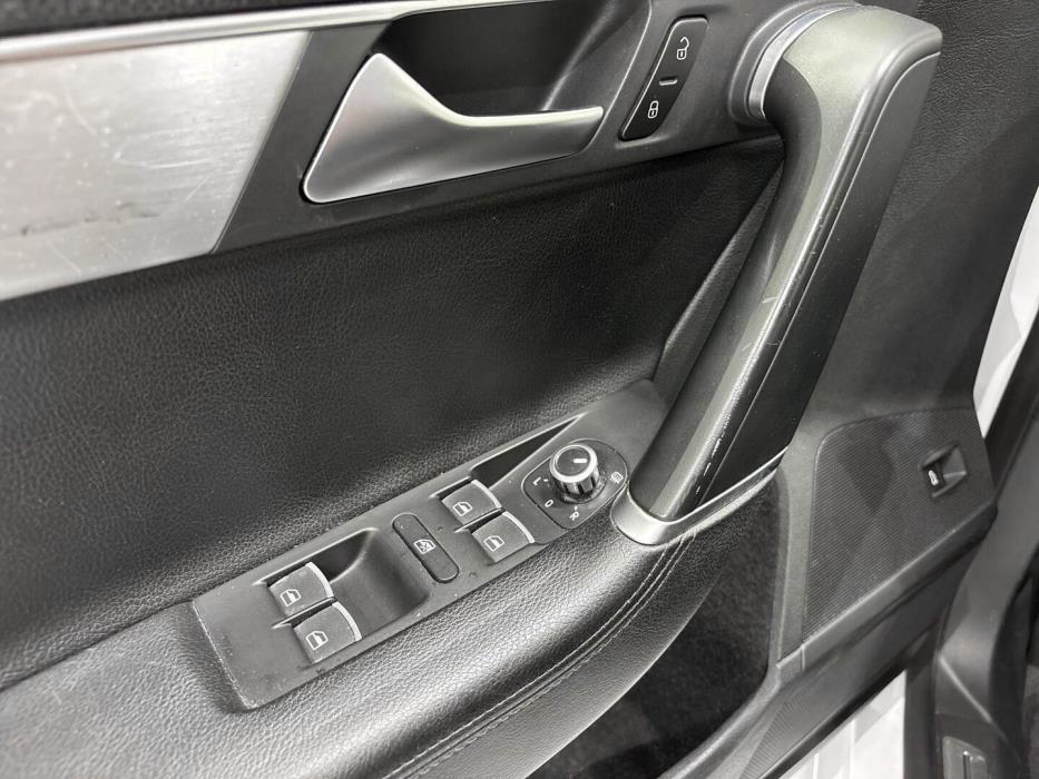 VOLKSWAGEN Passat 2014