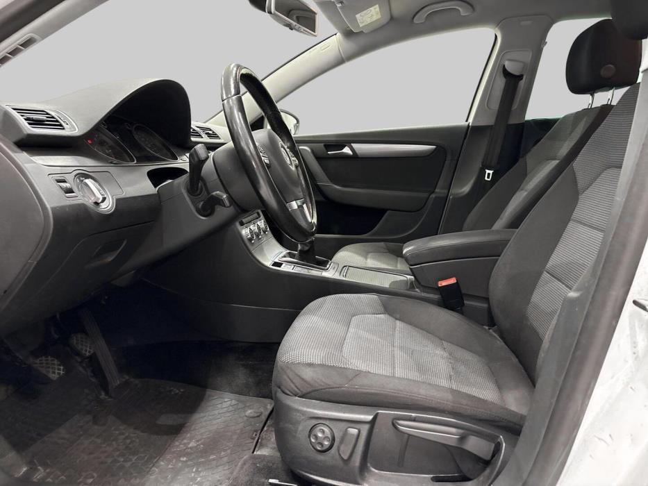VOLKSWAGEN Passat 2014