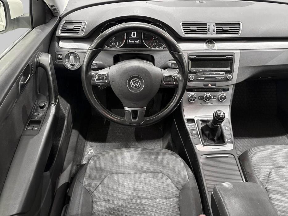 VOLKSWAGEN Passat 2014