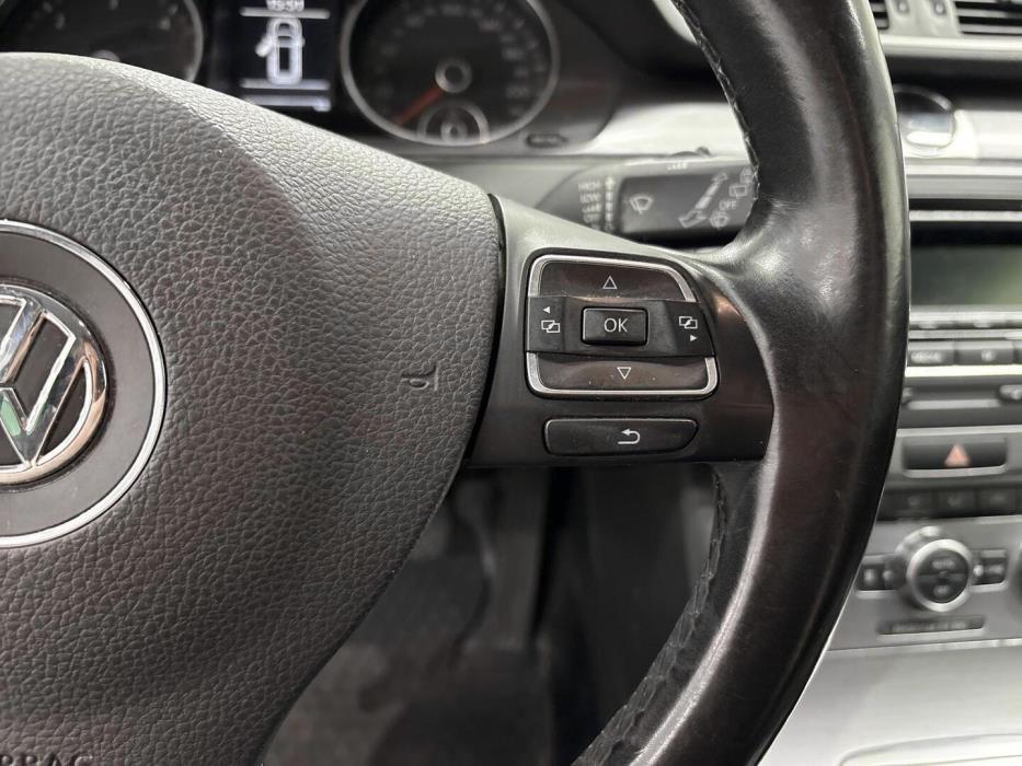 VOLKSWAGEN Passat 2014